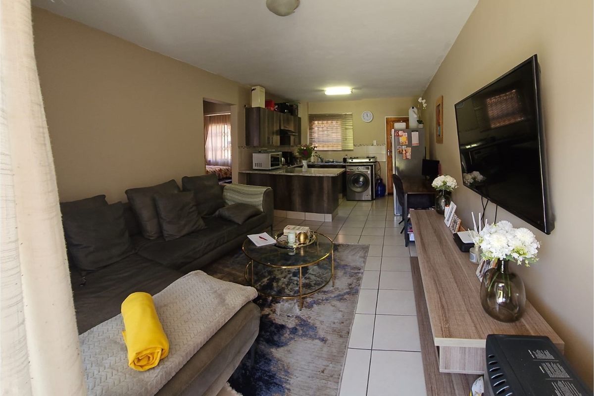 2-Bed 1 bath Apartment in Witfield Boksburg" - Photo 4