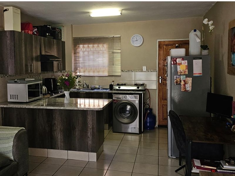 2-Bed 1 bath Apartment in Witfield Boksburg" - Photo 5