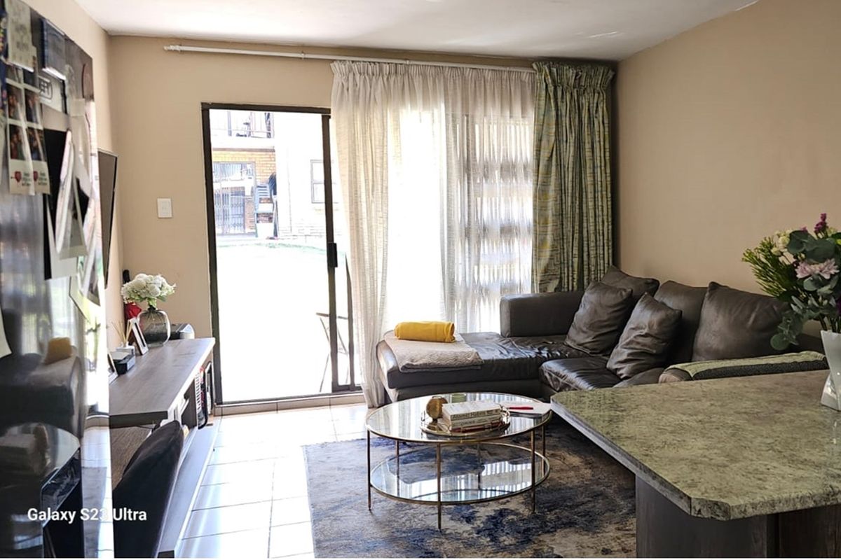 2-Bed 1 bath Apartment in Witfield Boksburg" - Photo 2
