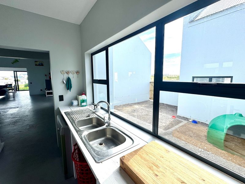 Modern Architectural Masterpiece in Olifantskop Private Nature Reserve- Langebaan - Photo 10