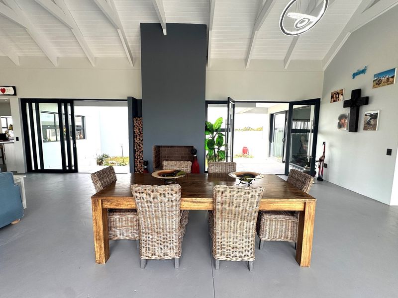 Modern Architectural Masterpiece in Olifantskop Private Nature Reserve- Langebaan - Photo 6