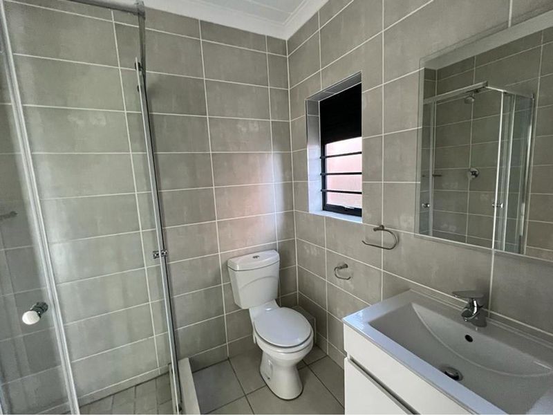 STUNNING 3 BEDROOM, 2 BATHROOM, GROUND FLOOR UNIT FOR SALE IN POPULAR LIFESTYLE ESTATE "THE BLYDE" - Photo 9