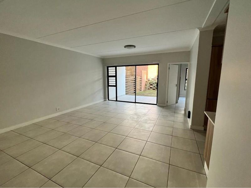 STUNNING 3 BEDROOM, 2 BATHROOM, GROUND FLOOR UNIT FOR SALE IN POPULAR LIFESTYLE ESTATE "THE BLYDE" - Photo 2