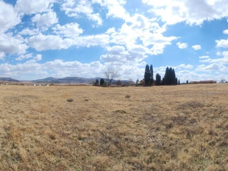 "Prime Land in Wakkerstroom: 5,710sqm Dream Site" - Photo 2