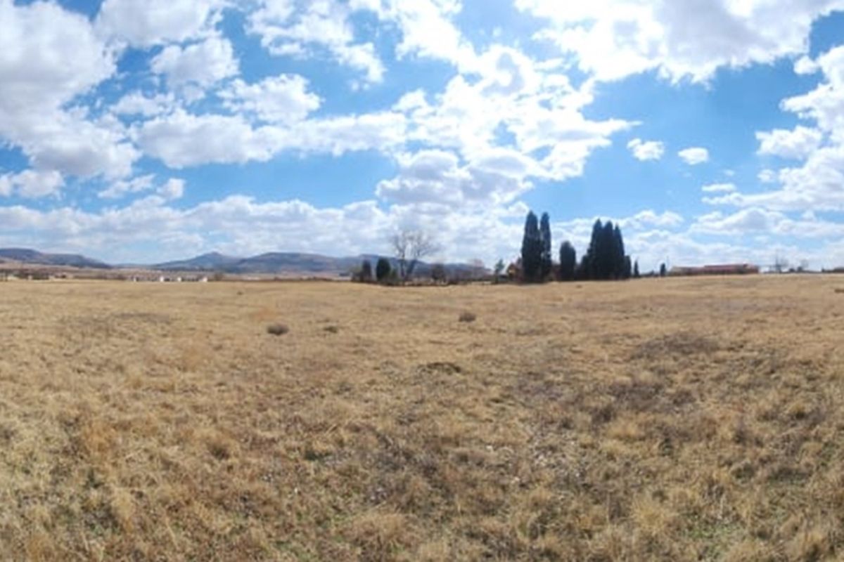 "Prime Land in Wakkerstroom: 5,710sqm Dream Site" - Photo 2