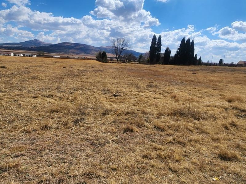 "Prime Land in Wakkerstroom: 5,710sqm Dream Site" - Photo 3