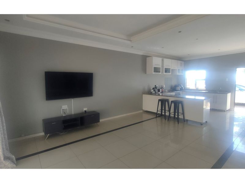 "Charming 3-Bed Oasis in Newlands West" - Photo 10