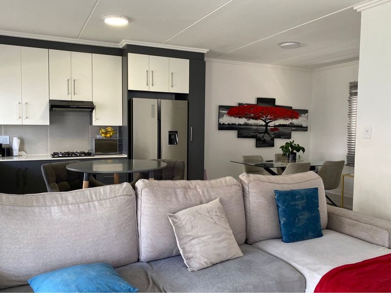 Modern 3-Bed Apartment in Ballito Central - Photo 10