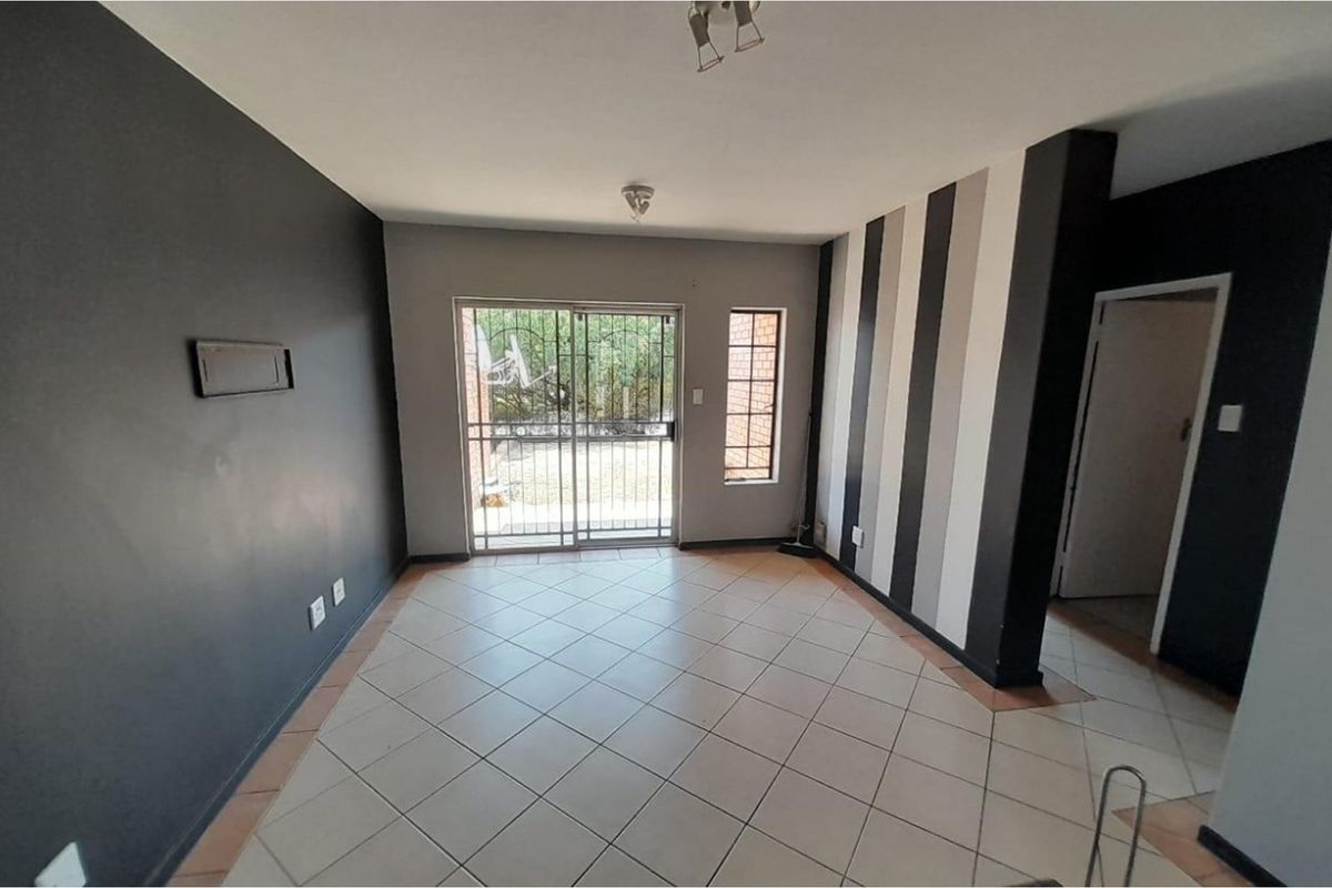 Midrand - 2 Bedroom Corner Stack Unit For Sale - Photo 2