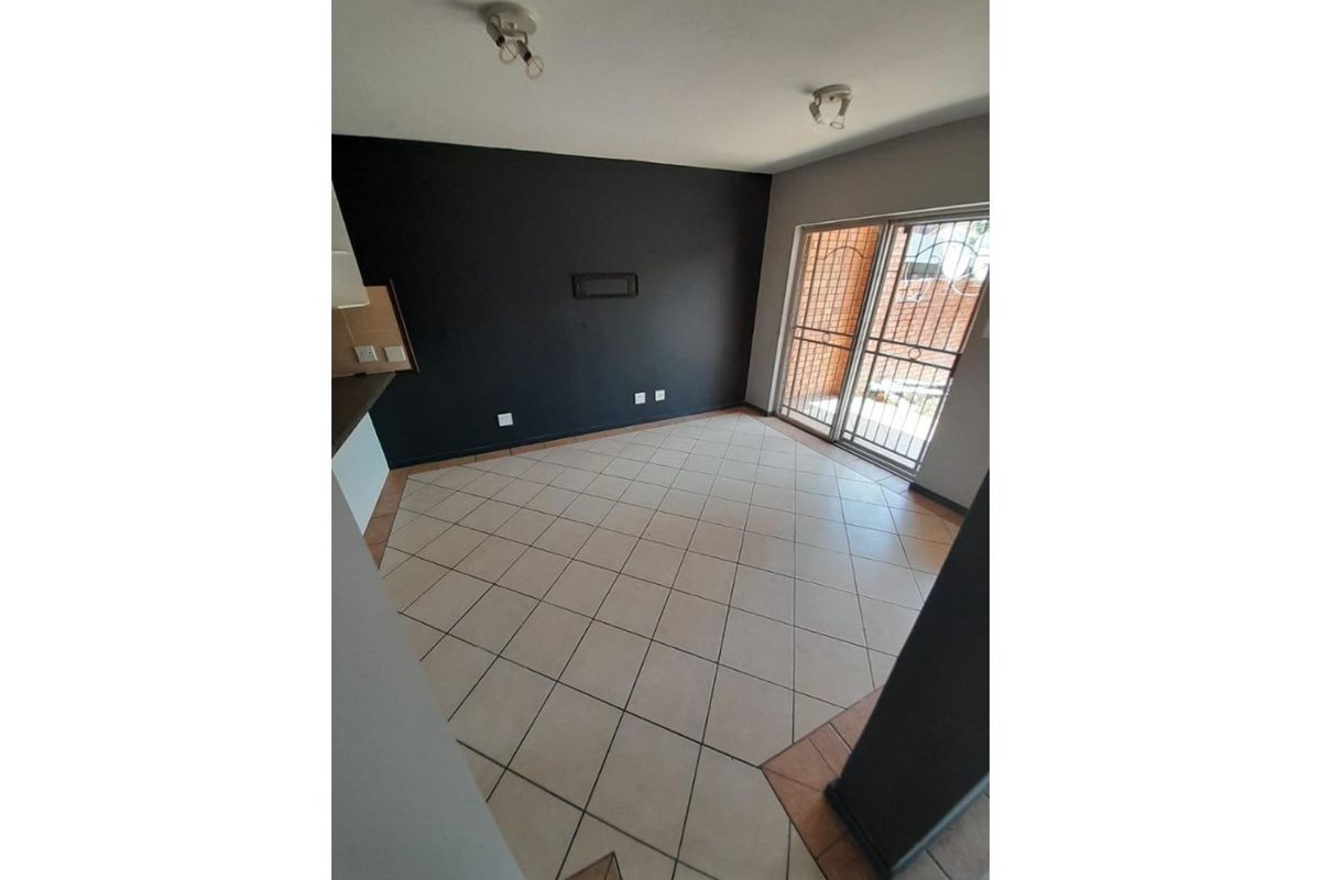 Midrand - 2 Bedroom Corner Stack Unit For Sale - Photo 3