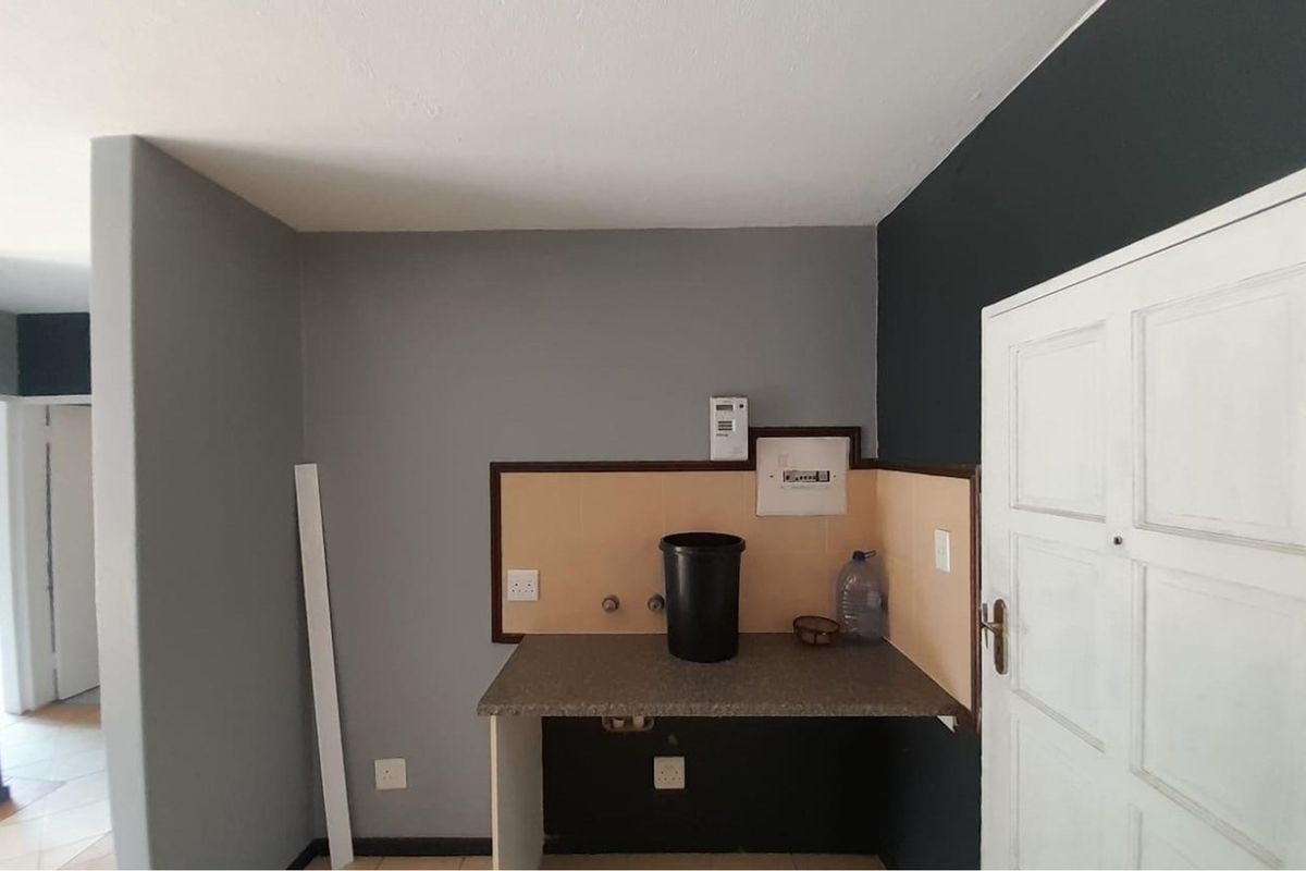 Midrand - 2 Bedroom Corner Stack Unit For Sale - Photo 4