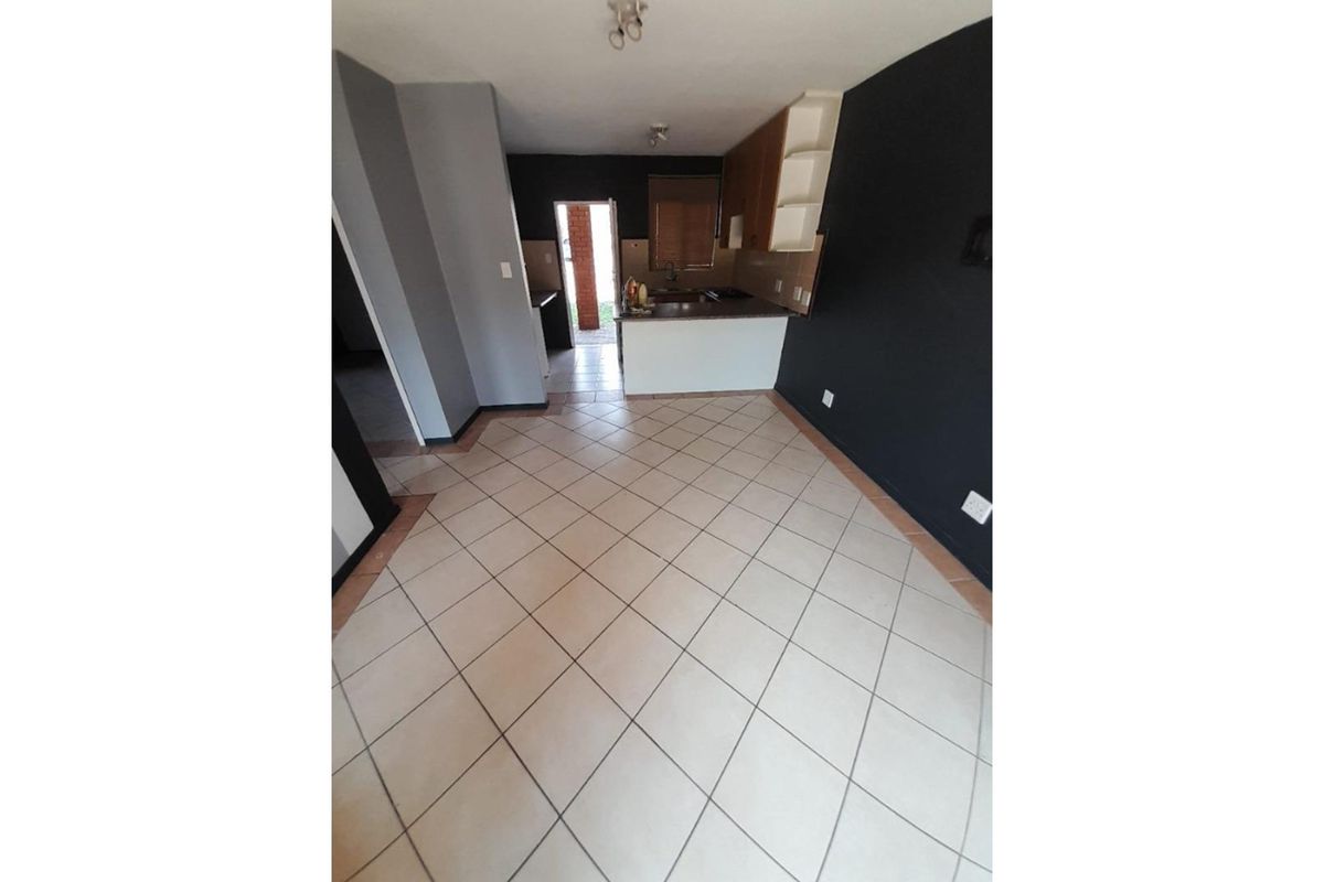 Midrand - 2 Bedroom Corner Stack Unit For Sale - Photo 5