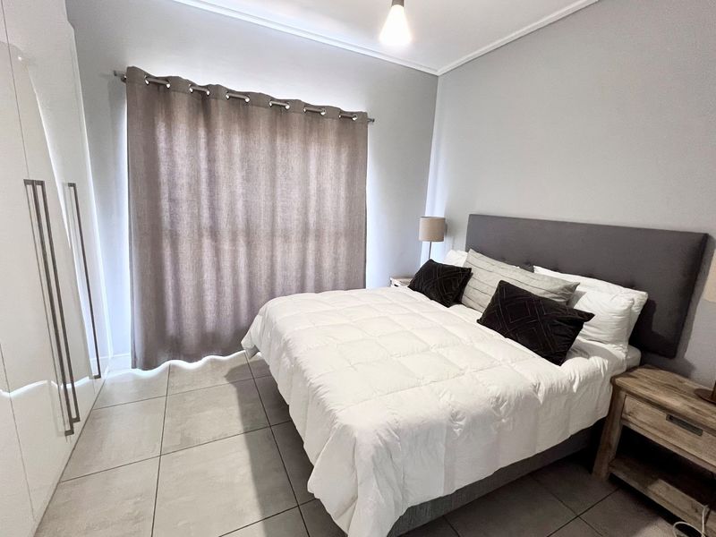 Polofields Modern 2-Bed Apartment with Furniture and Appliances Included - Photo 7