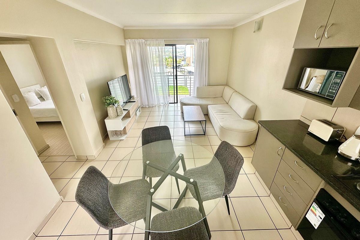 Modern 1-Bedroom Apartment with Open Balcony and Communal Pool in Barbeque Downs - Photo 4