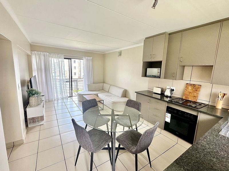 Modern 1-Bedroom Apartment with Open Balcony and Communal Pool in Barbeque Downs - Photo 3