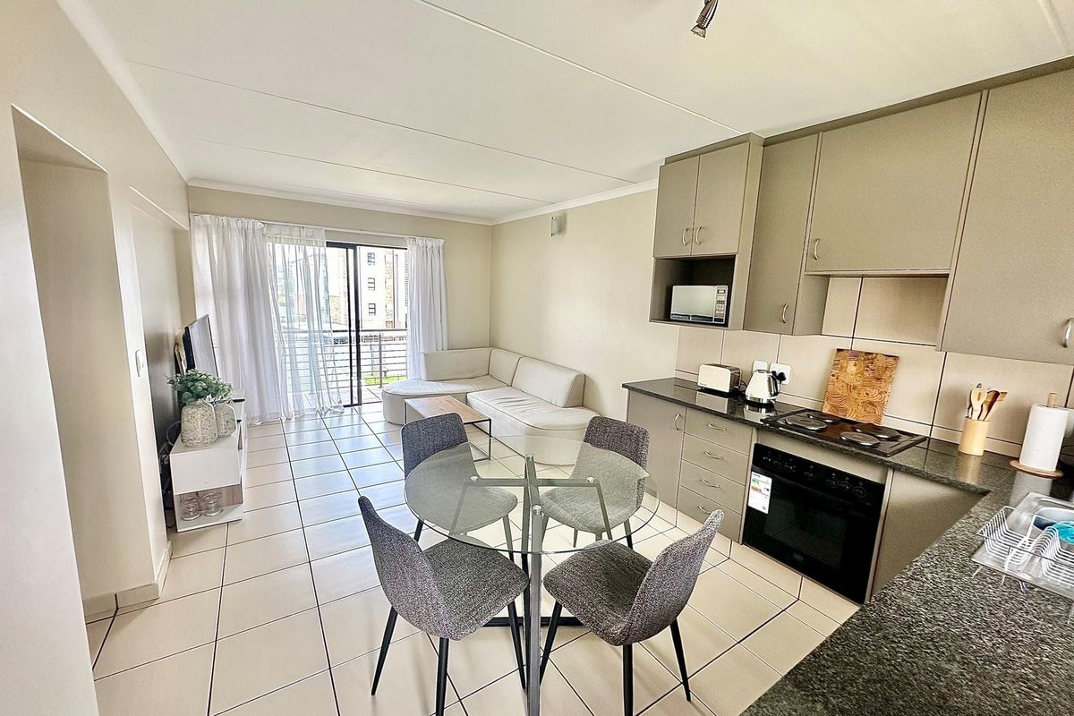 Modern 1-Bedroom Apartment with Open Balcony and Communal Pool in Barbeque Downs - Photo 3