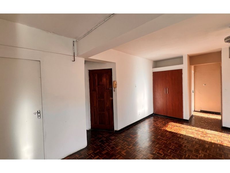 Newly Renovated 2.5-Bedroom Apartment in South Beach - Photo 6