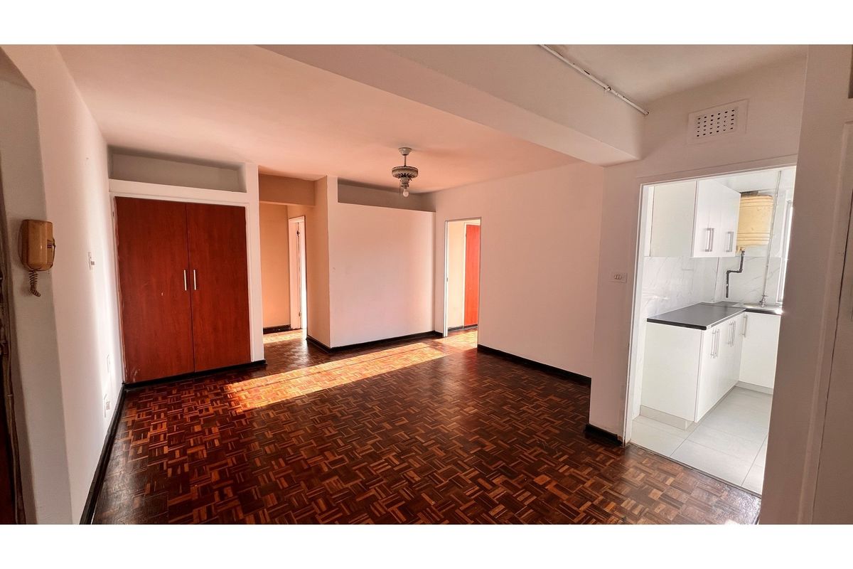 Newly Renovated 2.5-Bedroom Apartment in South Beach - Photo 5