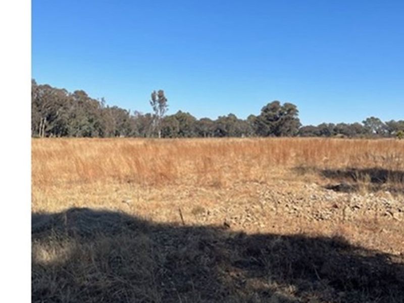 Prime vacant land, breakaway from the hustle and bustle of city life. - Photo 2