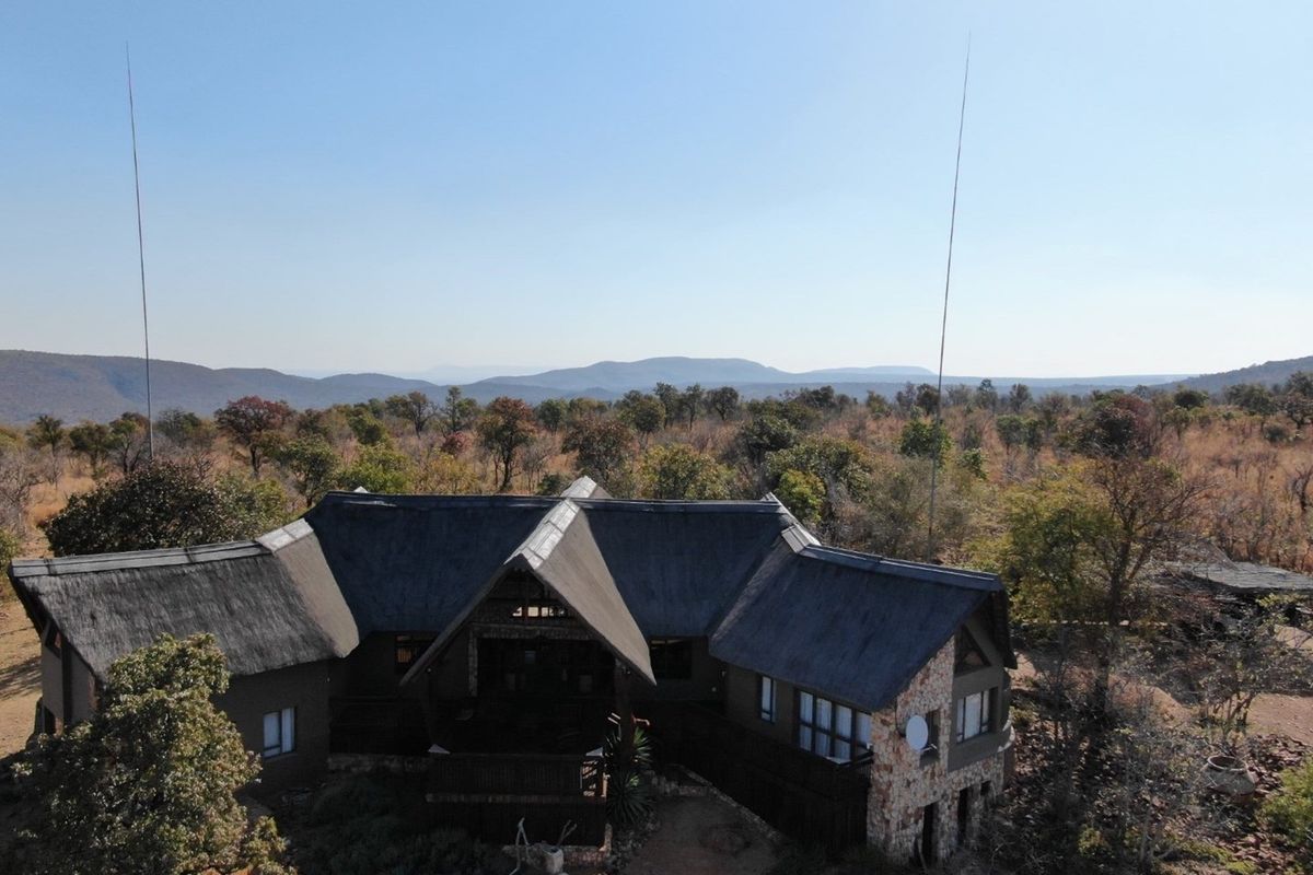 Charming 4-bedroom thatch home for Sale - Highlands Wilderness, Bela Bela - Photo 3