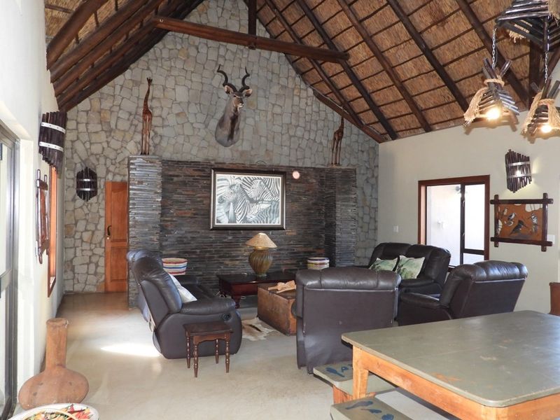 Charming 4-bedroom thatch home for Sale - Highlands Wilderness, Bela Bela - Photo 5
