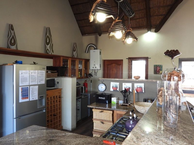 Charming 4-bedroom thatch home for Sale - Highlands Wilderness, Bela Bela - Photo 7