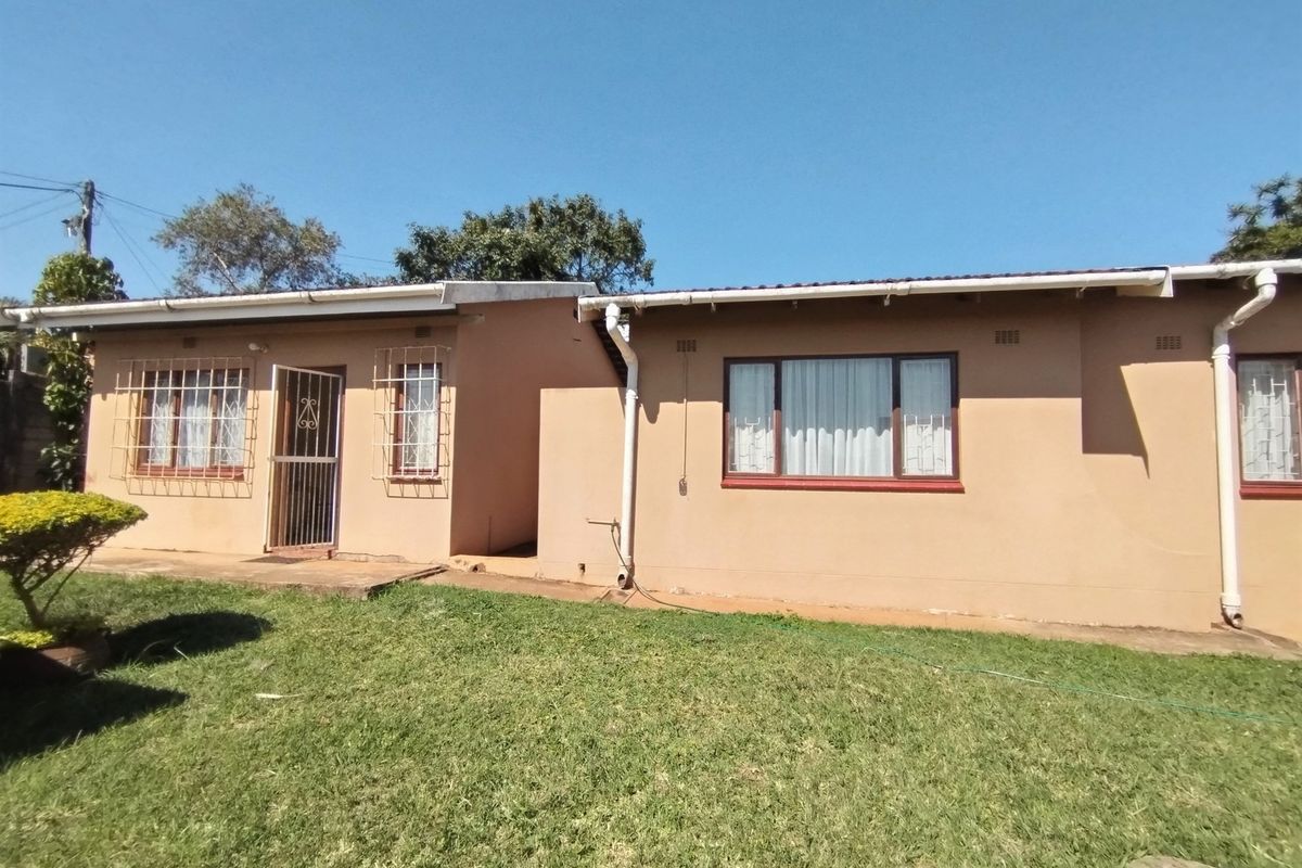 A FOUR BEDROOM FAMILY HOME FOR SALE IN RICHEM, EMPANGENI - Photo 3