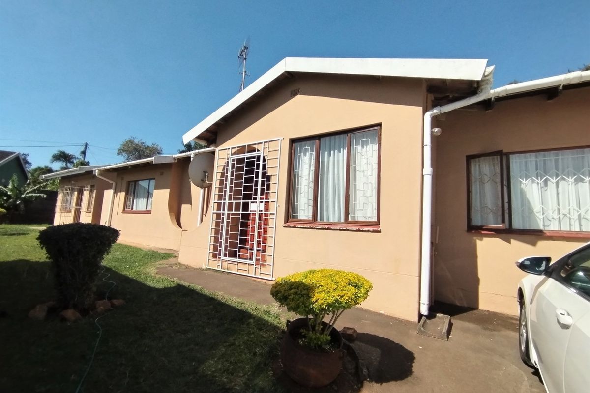 A FOUR BEDROOM FAMILY HOME FOR SALE IN RICHEM, EMPANGENI - Photo 2
