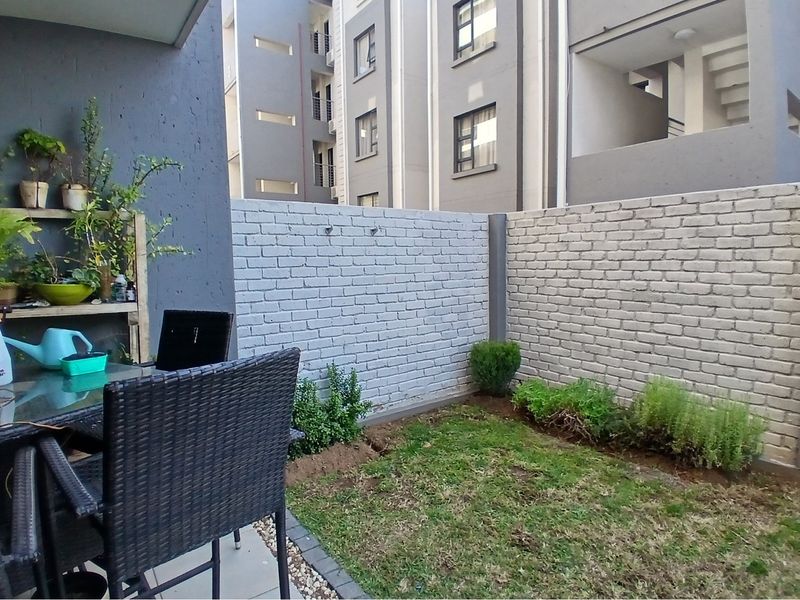 2-BEDROOM 2 BATHROOM 2 CAR PARK AVAILABLE FOR SALE - Photo 9