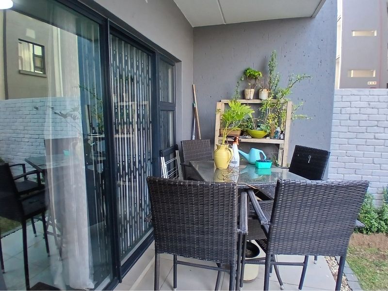 2-BEDROOM 2 BATHROOM 2 CAR PARK AVAILABLE FOR SALE - Photo 2