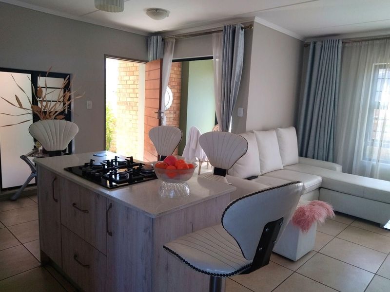 3 Bedroom Townhouse For Sale in Amberfield - Photo 6