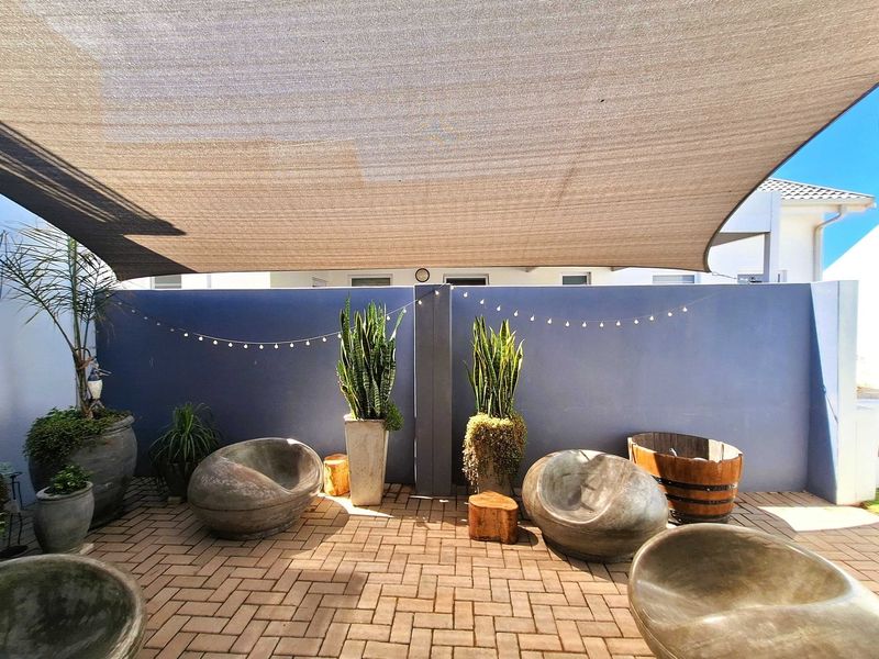 Estate Living at its finest: Stylish, Secure, Serene with partial Ocean Views. - Photo 8