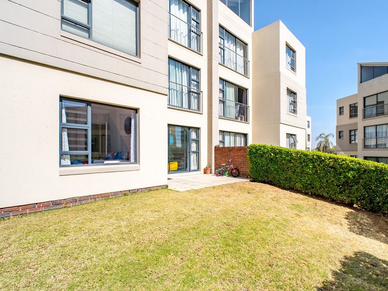 Spacious Ground Floor 2Bed Apartment with Garden and Flexible Office Space - Photo 1