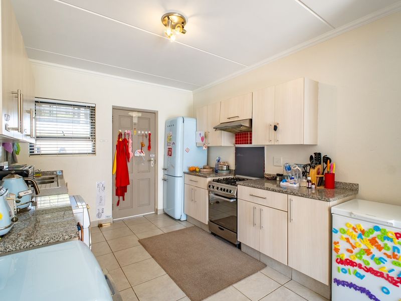 Spacious Ground Floor 2Bed Apartment with Garden and Flexible Office Space - Photo 9