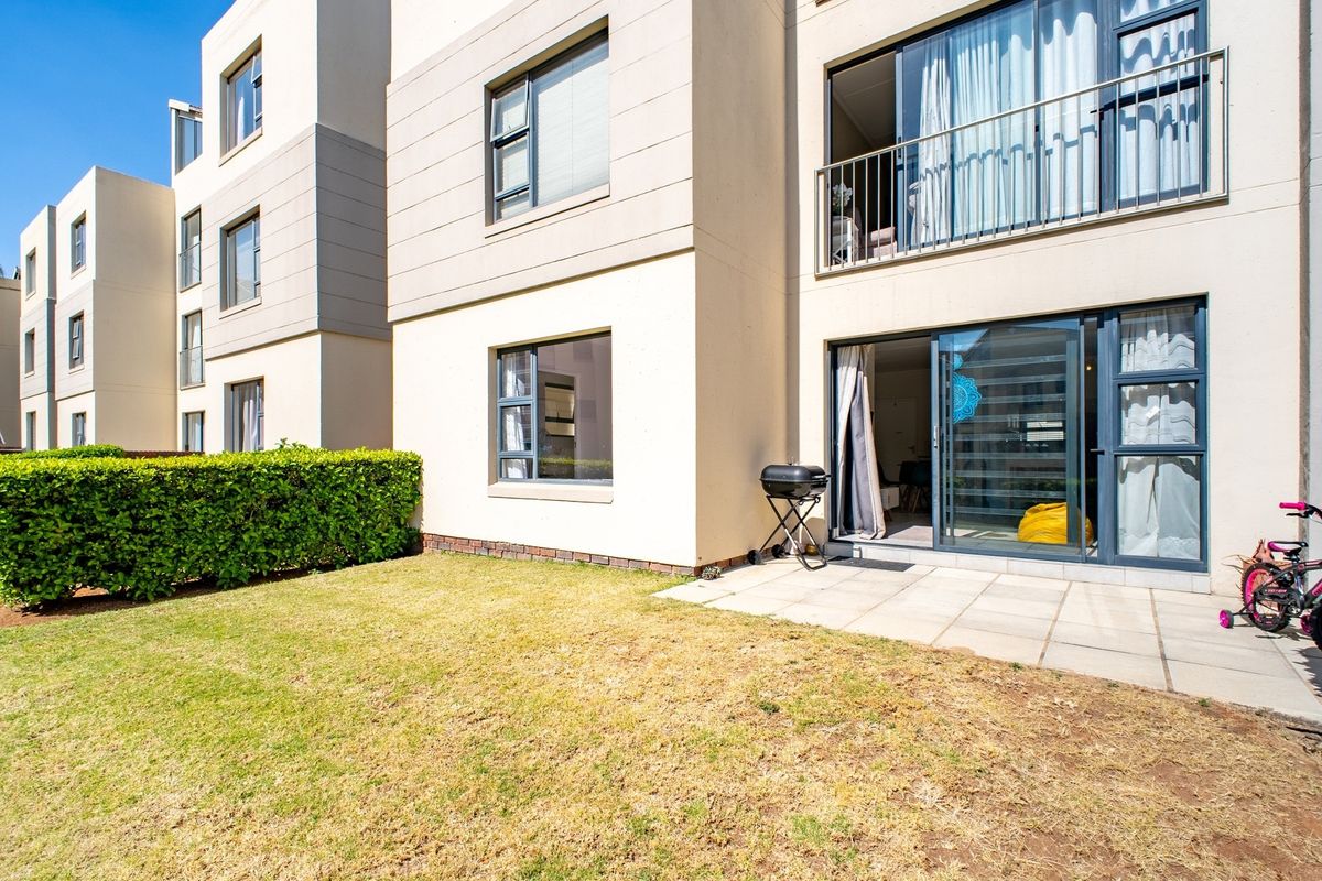 Spacious Ground Floor 2Bed Apartment with Garden and Flexible Office Space - Photo 2