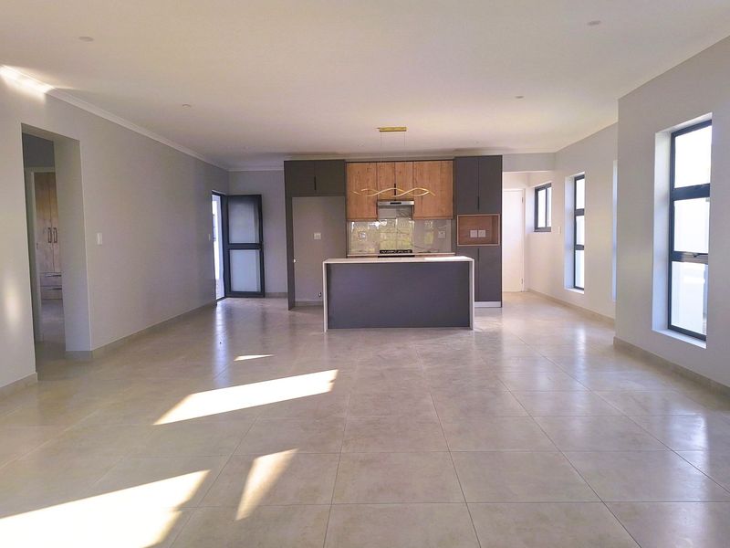 Modern Golf Course Sanctuary in the Prestigious Shelley Point Golf Estate - Photo 5