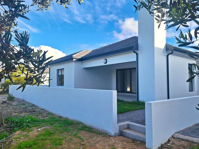 Modern Golf Course Sanctuary in the Prestigious Shelley Point Golf Estate - Photo 2