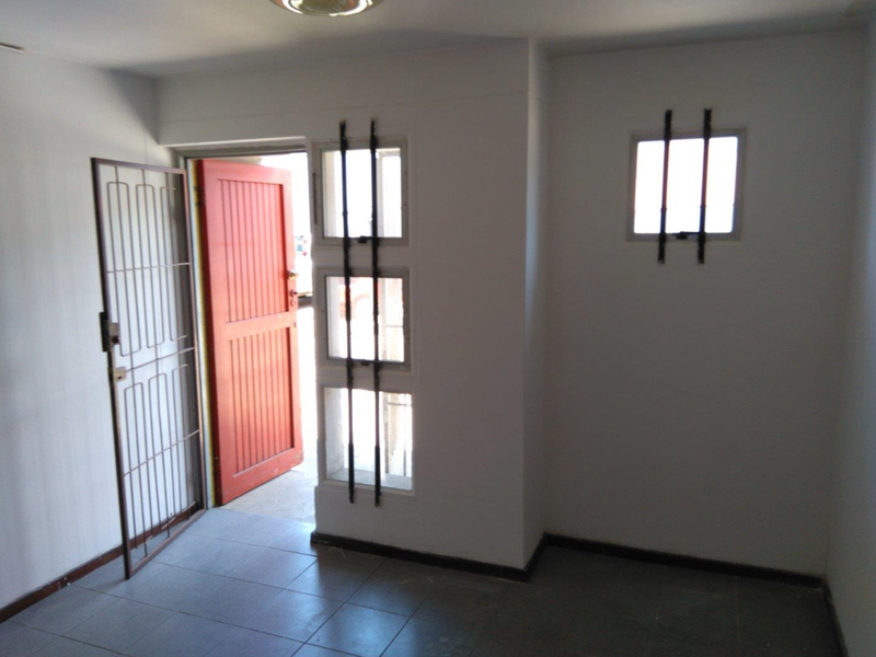 Warehouse to let in Springfield Park. - Photo 4