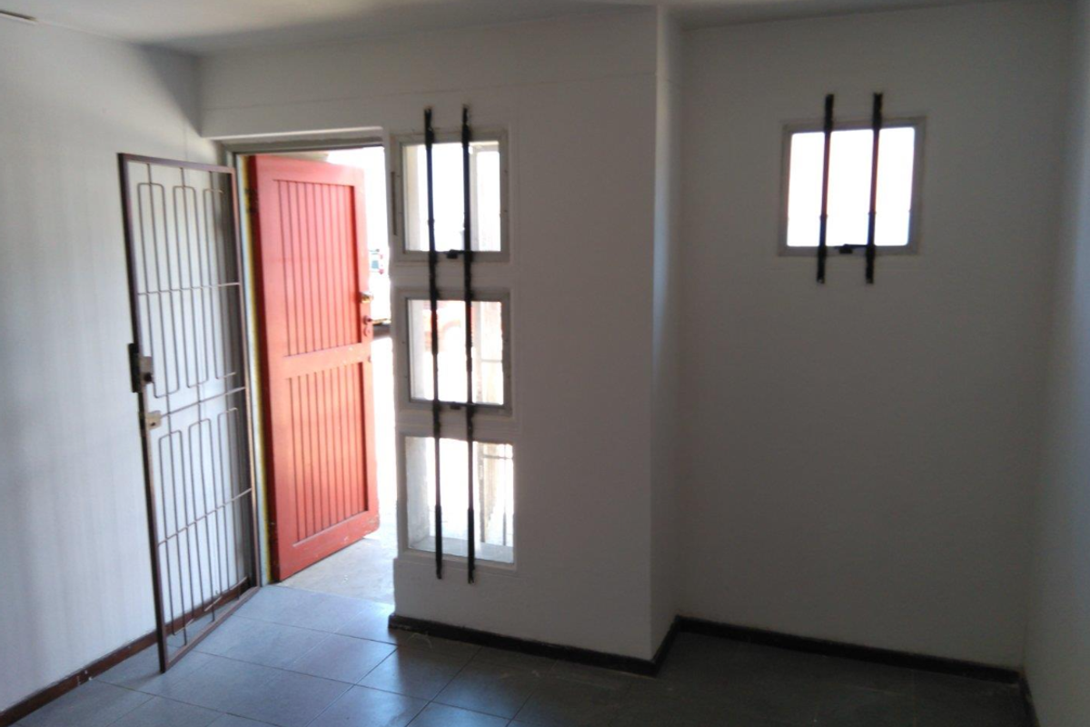 Warehouse to let in Springfield Park. - Photo 4