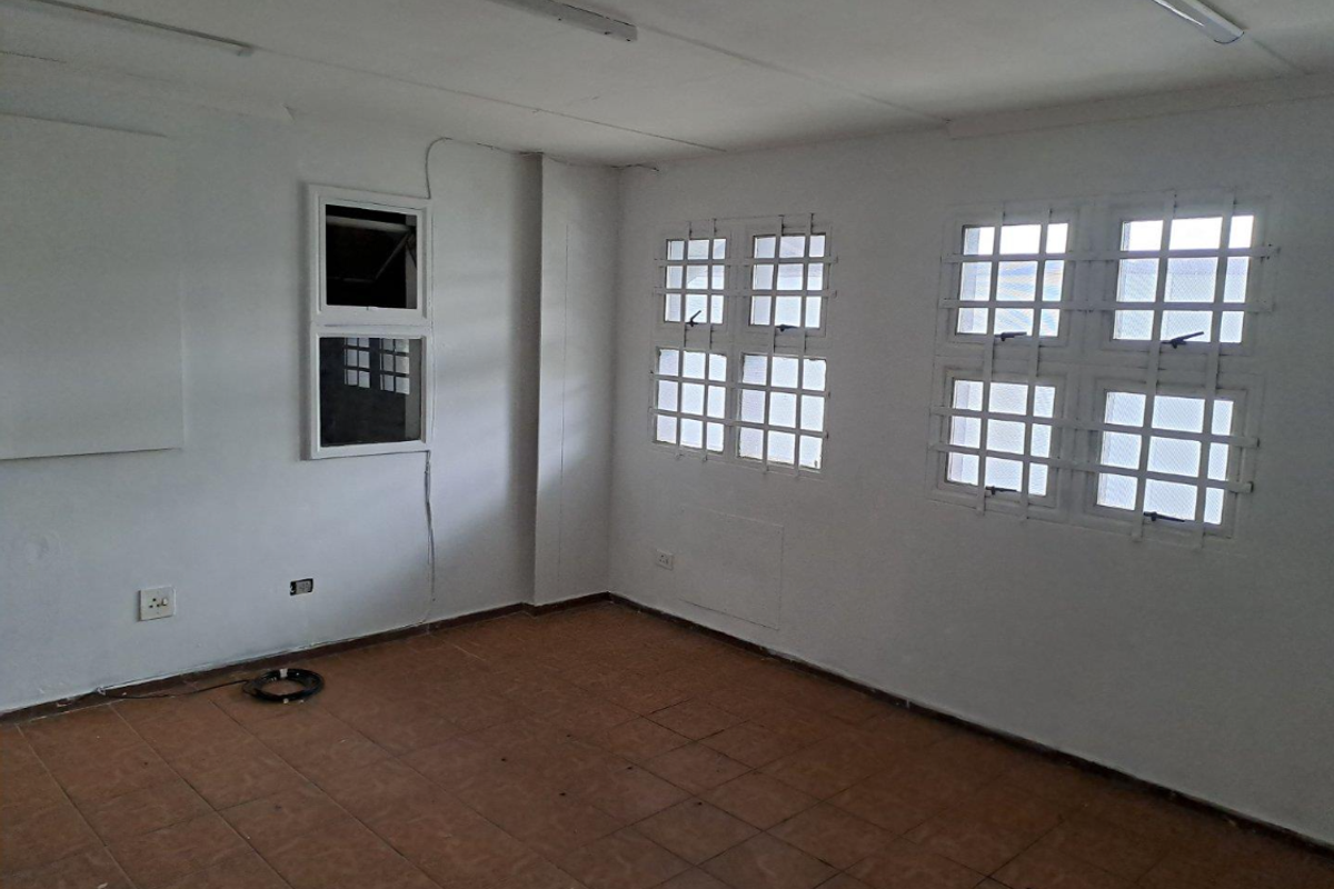 Warehouse to let in Springfield Park. - Photo 5