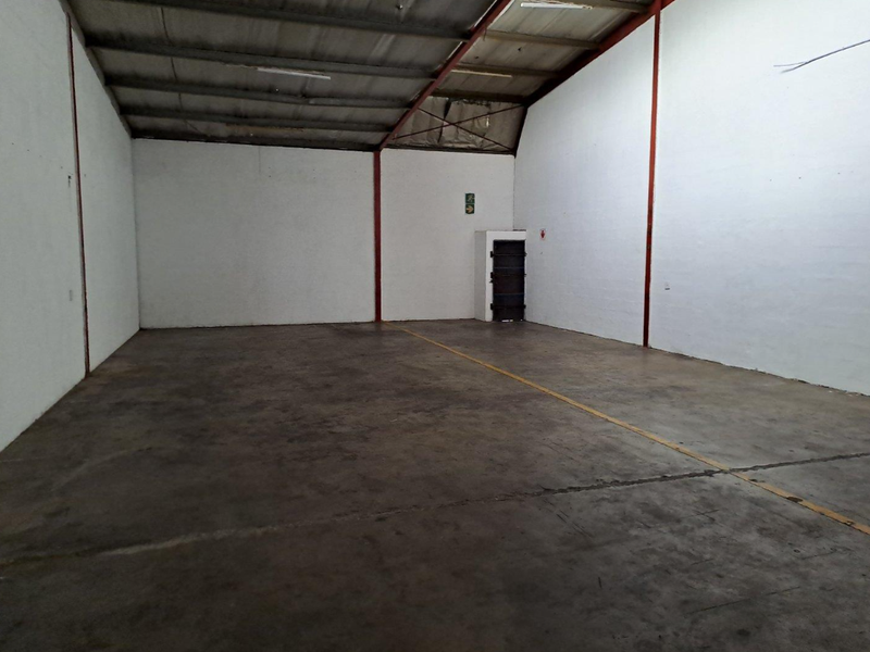 Warehouse to let in Springfield Park. - Photo 2