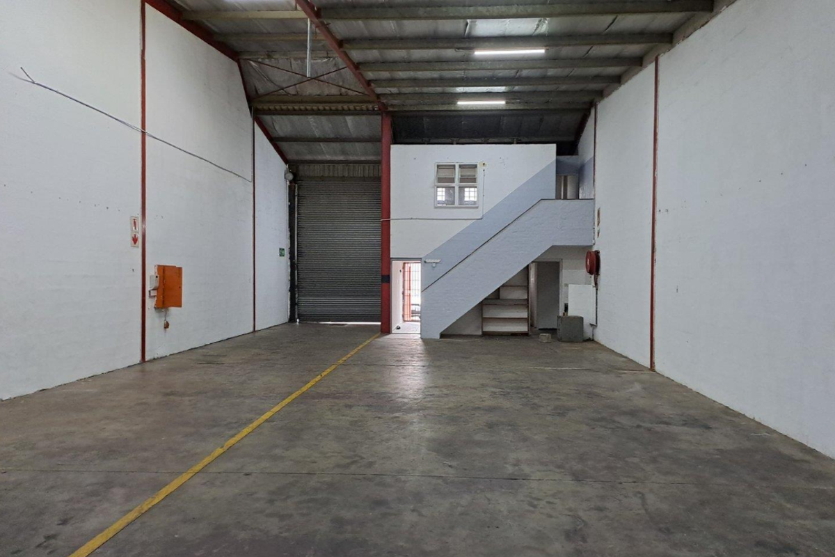 Warehouse to let in Springfield Park. - Photo 3