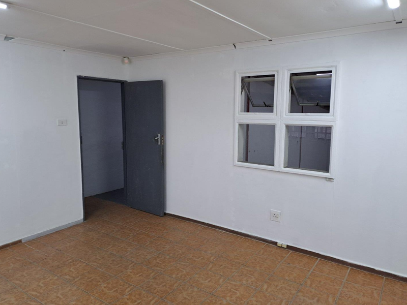 Warehouse to let in Springfield Park. - Photo 6