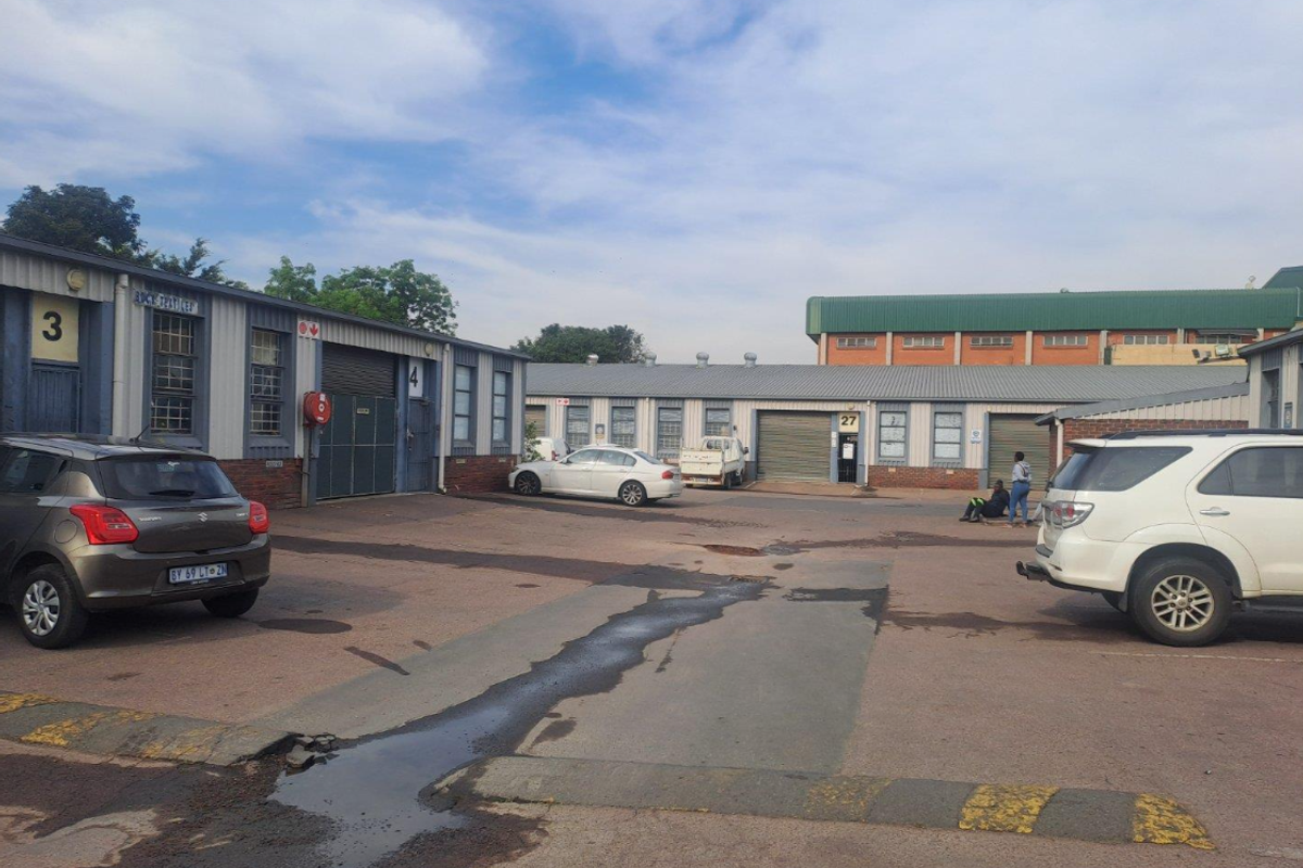 Warehouse to let in Springfield Park Durban. - Photo 2
