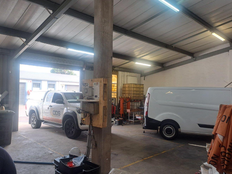 Warehouse to let in Springfield Park Durban. - Photo 3