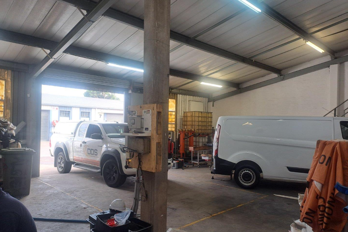 Warehouse to let in Springfield Park Durban. - Photo 3