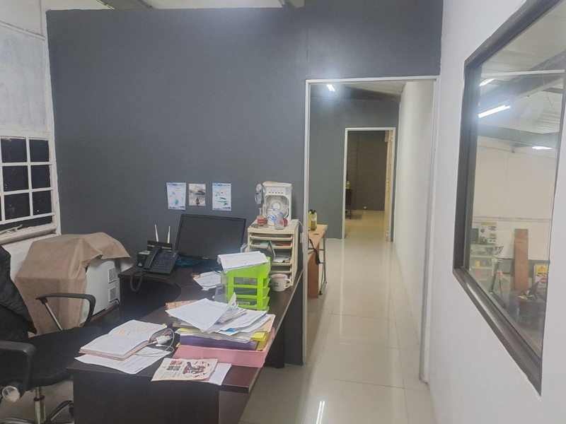 Warehouse to let in Springfield Park Durban. - Photo 4