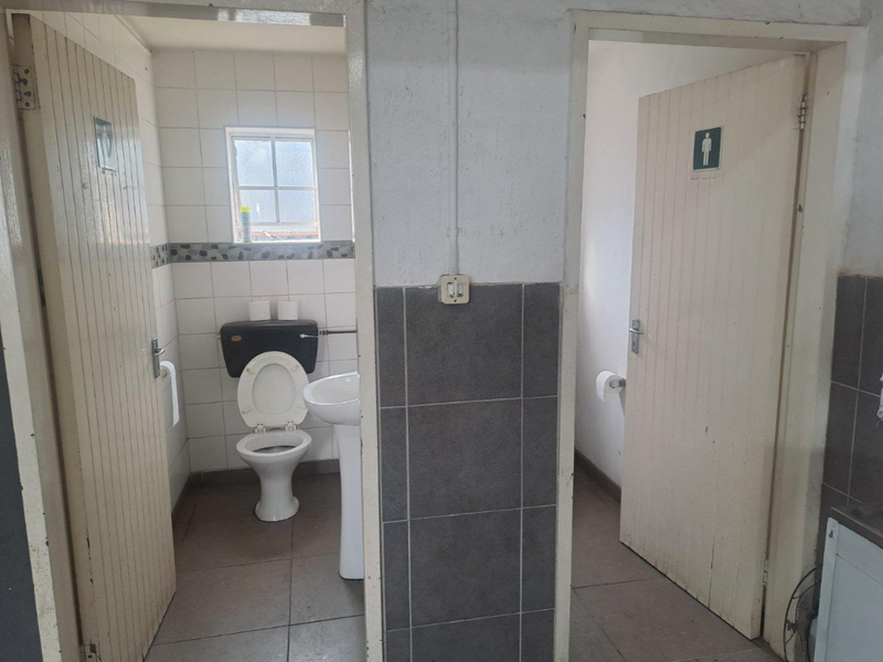 Warehouse to let in Springfield Park Durban. - Photo 10