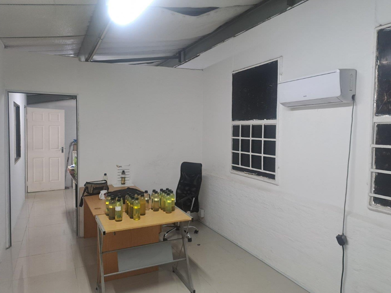Warehouse to let in Springfield Park Durban. - Photo 9