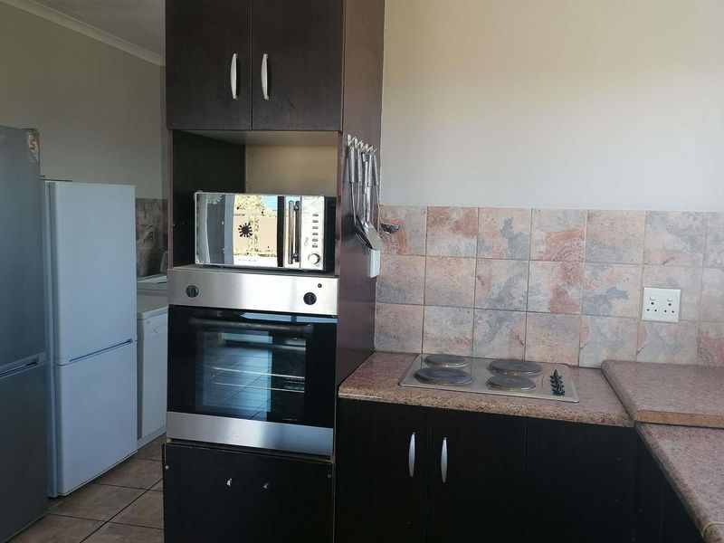 7 Bedroom Split Level Home in Ramsgate - Photo 8